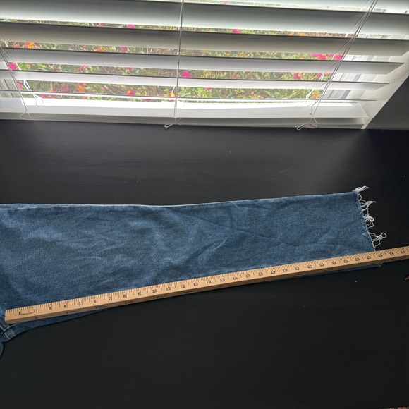 PAIGE Cindy Jeans Women's 27 Button‎ Neelah Distressed Denim High Rise Raw Hem - Picture 12 of 13